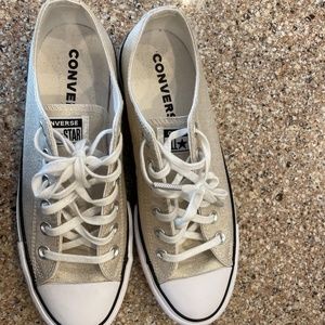 Converse gold canvas size 8